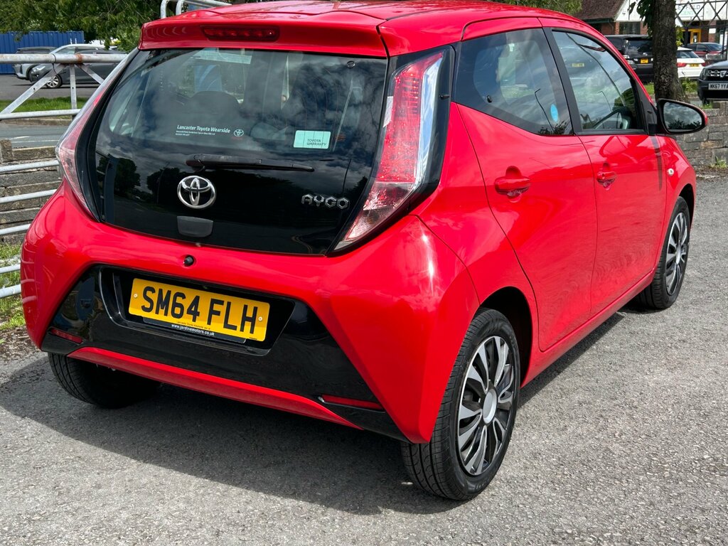 Toyota Aygo 1.0 Vvt-i X-play Hatchback Euro Red #2