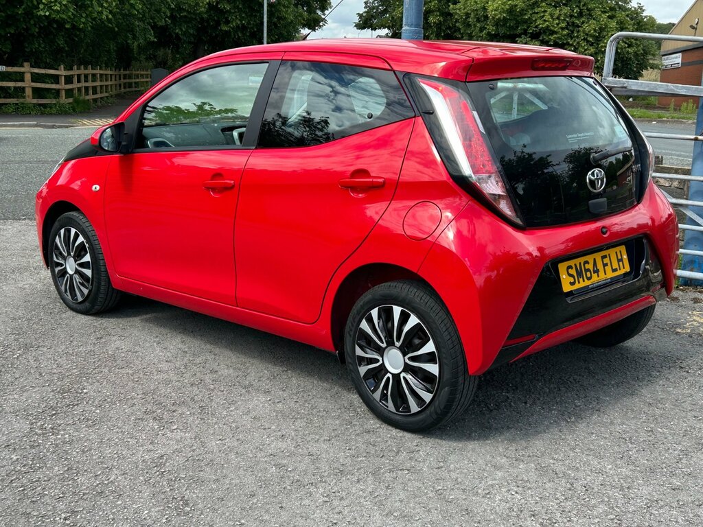 Toyota Aygo 1.0 Vvt-i X-play Hatchback Euro Red #3