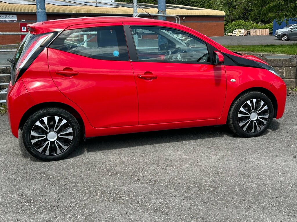 Toyota Aygo 1.0 Vvt-i X-play Hatchback Euro Red #5