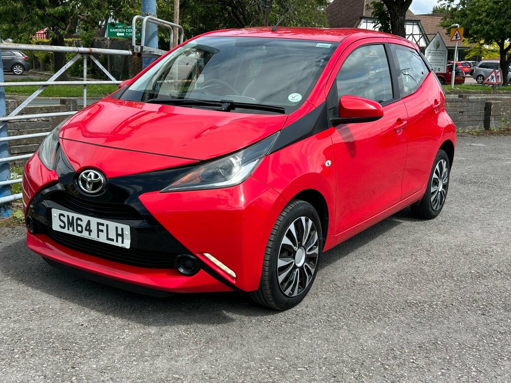 Toyota Aygo 1.0 Vvt-i X-play Hatchback Euro Red