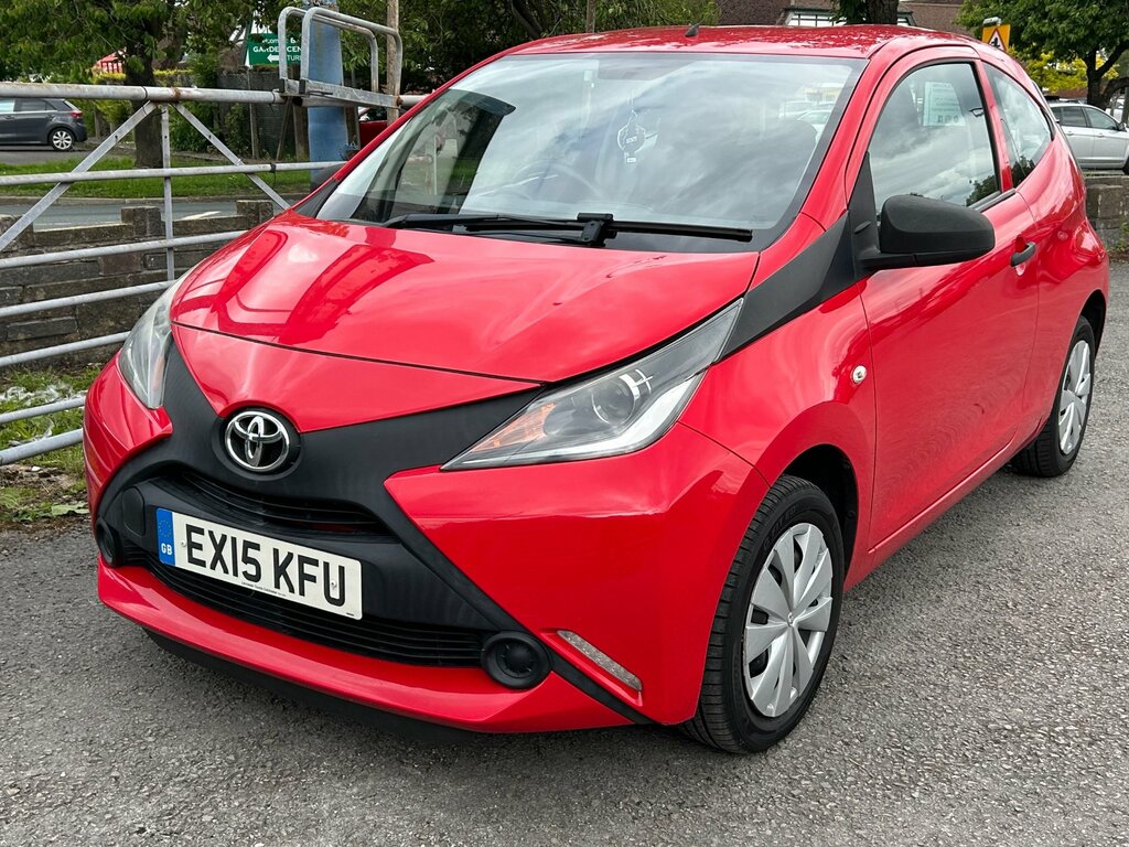 Toyota Aygo 1.0 Vvt-i X Hatchback Euro 5 Eur Red