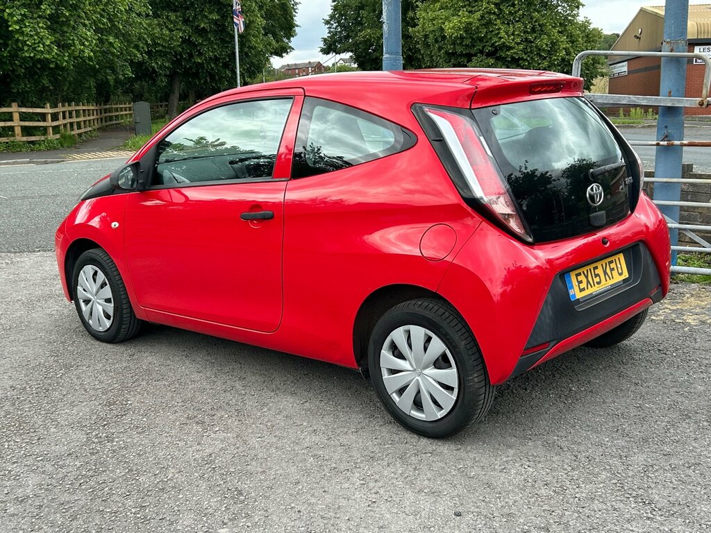 Toyota Aygo 1.0 Vvt-i X Hatchback Euro 5 Eur Red #2