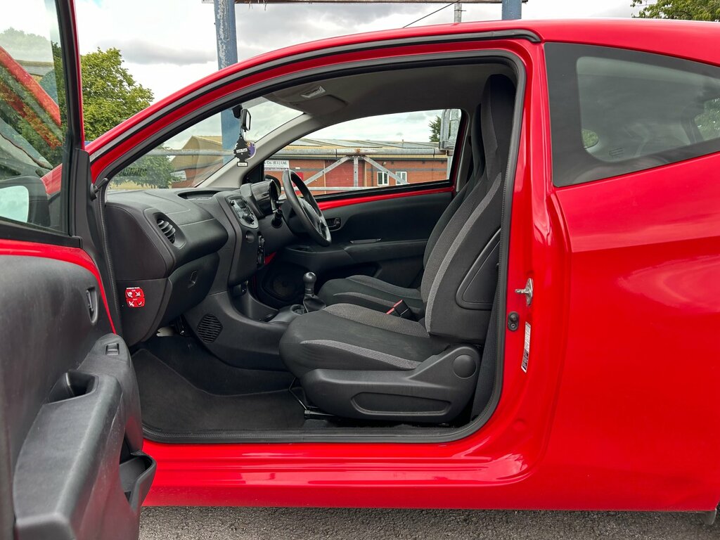 Toyota Aygo 1L X Silver #10