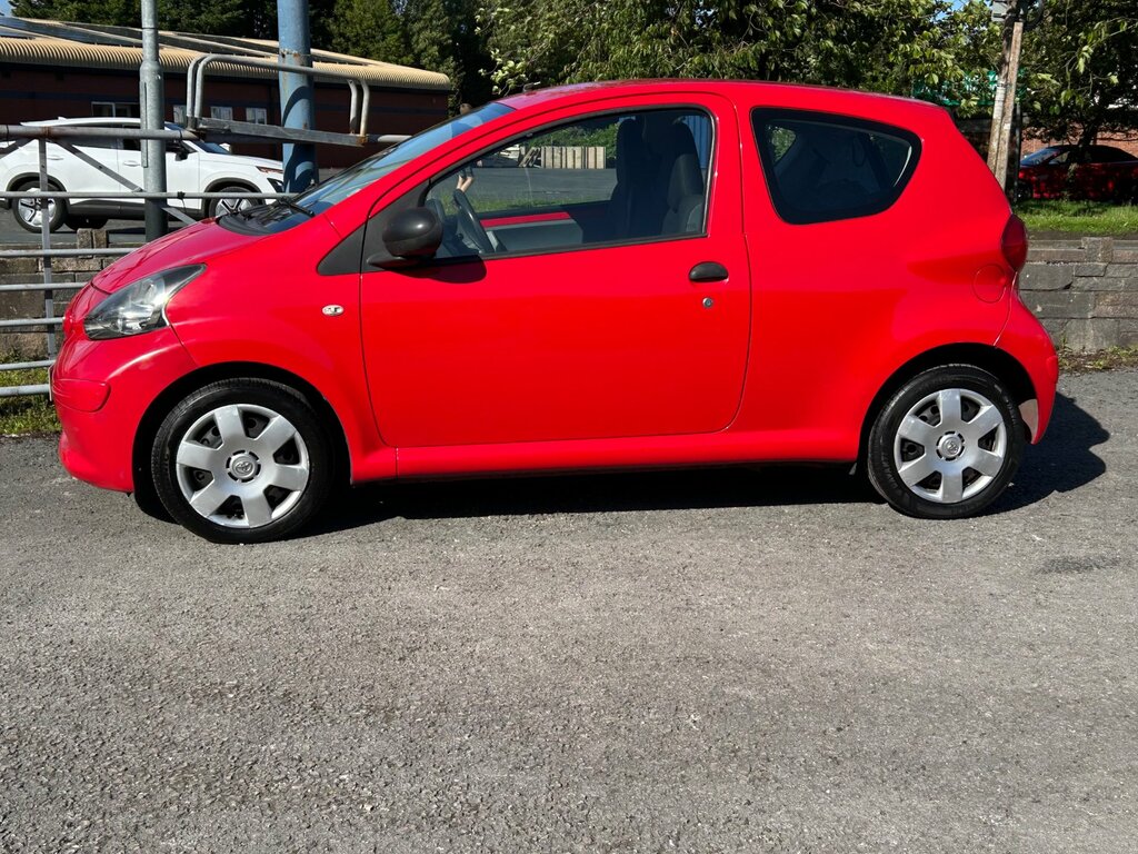 Toyota Aygo 1.0 Vvt-i Hatchback Euro 4 67 B Red #4