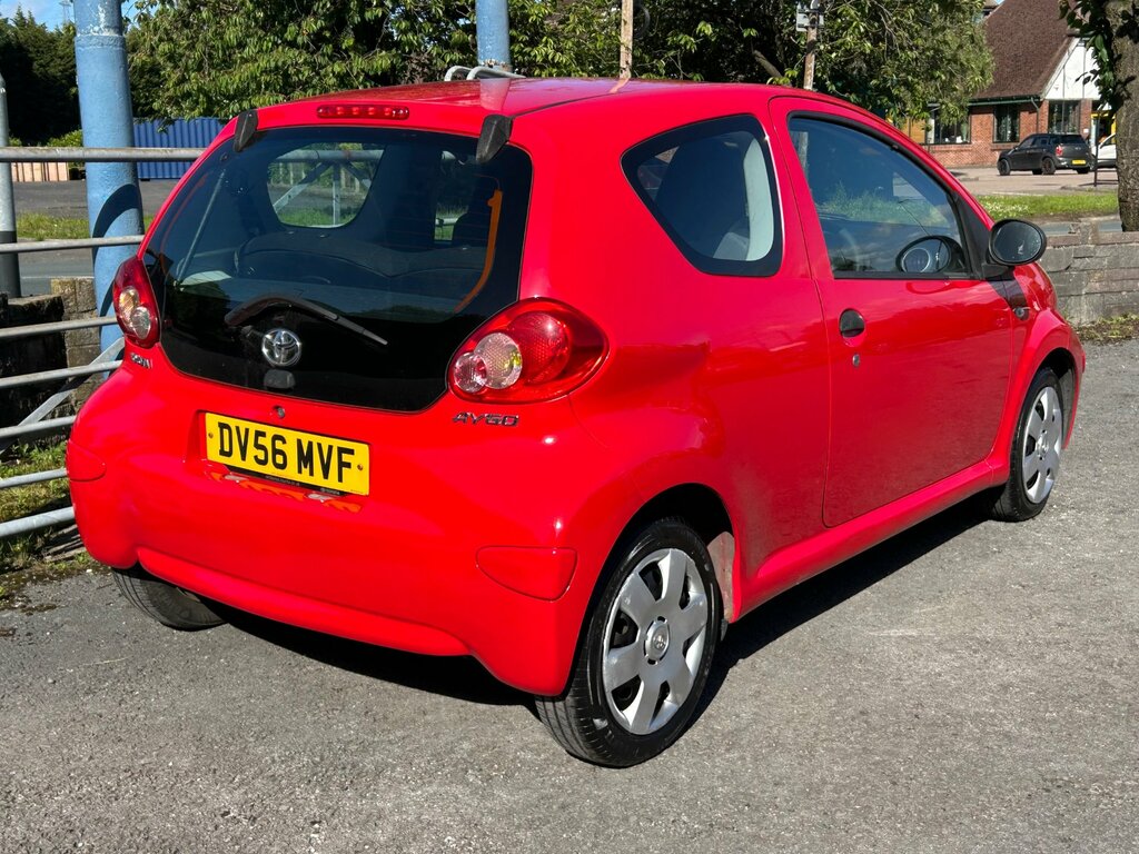 Toyota Aygo 1.0 Vvt-i Hatchback Euro 4 67 B Red #2