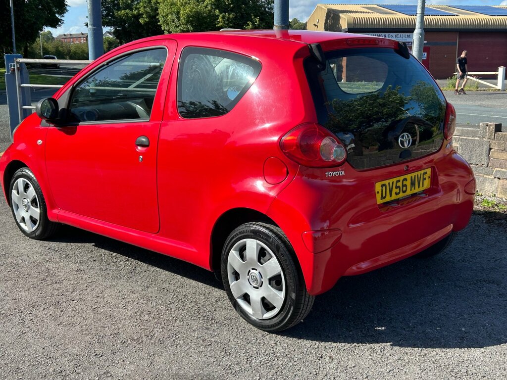 Toyota Aygo 1.0 Vvt-i Hatchback Euro 4 67 B Red #3