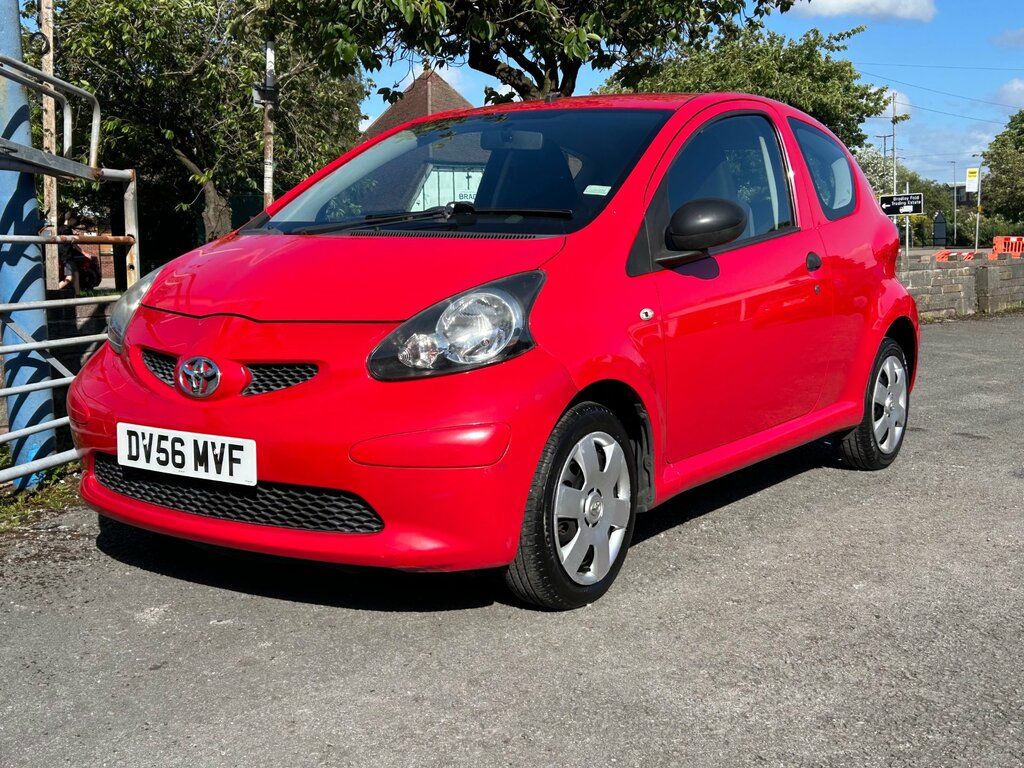 Toyota Aygo 1.0 Vvt-i Hatchback Euro 4 67 B Red
