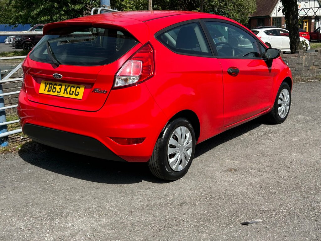 Ford Fiesta 1.25 Studio Hatchback Euro 5 60 Red #3