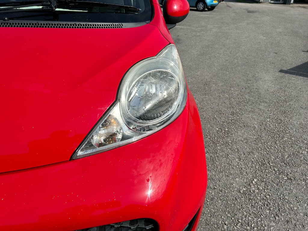 Peugeot 107 Verve 20 A Year Black #8
