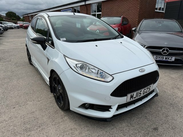 Ford Fiesta 2015 1.6T Ecoboost St-2 Hatchback Manua White #2