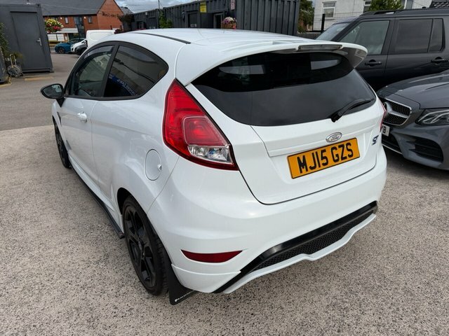 Ford Fiesta 2015 1.6T Ecoboost St-2 Hatchback Manua White #4