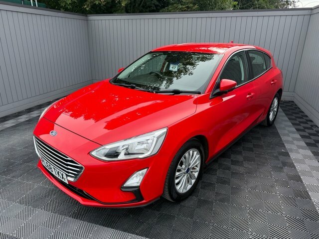 Ford Focus 2018 1.0T Ecoboost Titanium Hatchback M PL68TKX Red #2