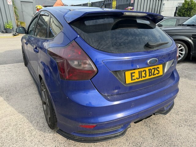 Ford Focus 2013 2.0T Ecoboost St-2 Hatchback Manua Blue #4