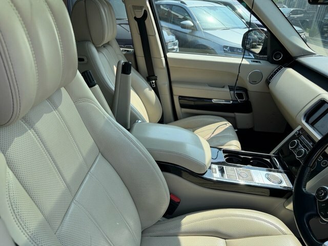 Land Rover Range Rover 4.4L Vogue Sdv8 4Wd  #15