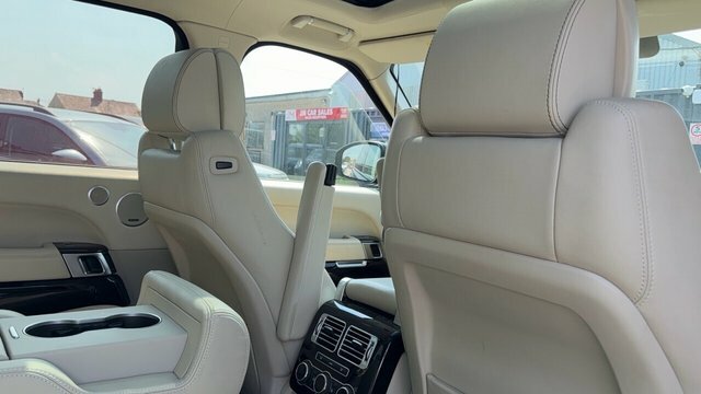Land Rover Range Rover 4.4L Vogue Sdv8 4Wd  #9