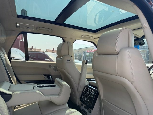 Land Rover Range Rover 4.4L Vogue Sdv8 4Wd  #8