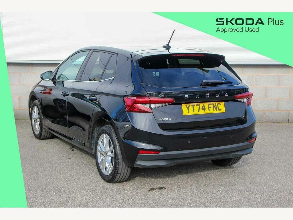 Skoda Fabia 2024 1.0 Tsi 116 Se L Dsg YT74FNC Black #3