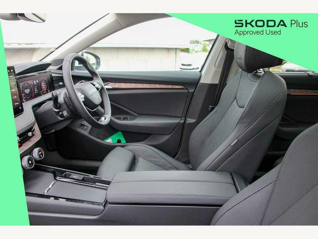 Skoda Superb 2026 2.0 Tsi Laurin Klement 4X4 Dsg FH75NKC White #2