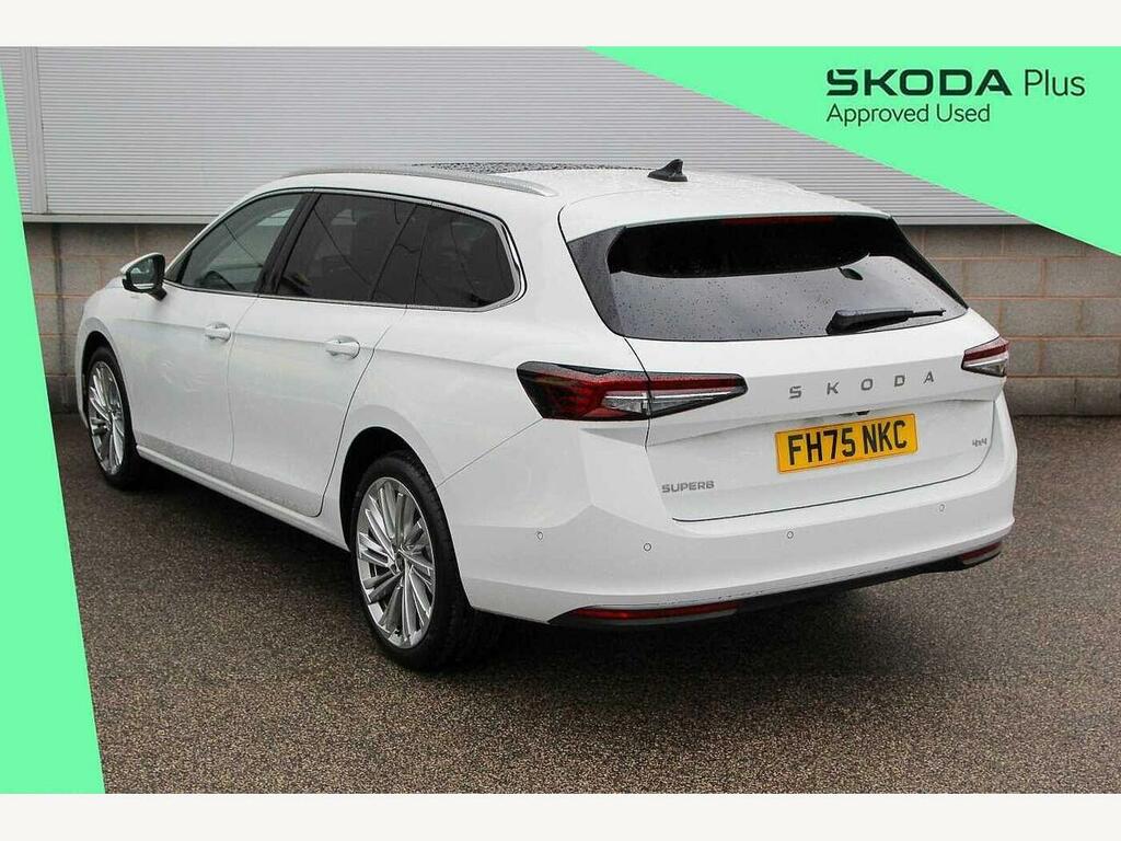 Skoda Superb 2026 2.0 Tsi Laurin Klement 4X4 Dsg FH75NKC White #3