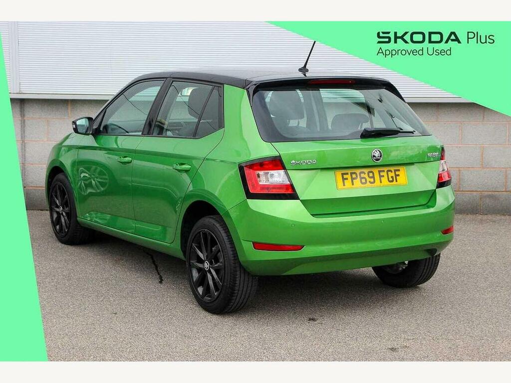 Skoda Fabia 2019 1.0 Tsi Colour Edition Green #3