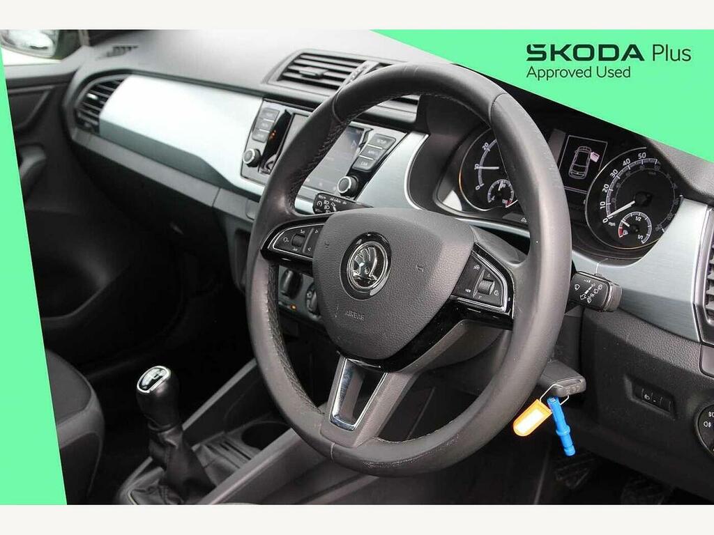 Skoda Fabia 2019 1.0 Tsi Colour Edition Green #6