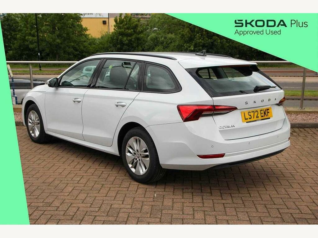 Skoda Octavia 2022 2.0 Tdi Se Technology Dsg White #3