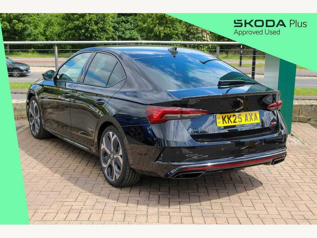 Skoda Octavia 2025 2.0 Tsi Vrs Dsg Black #3