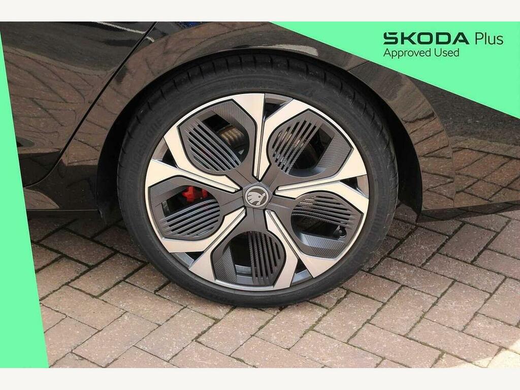 Skoda Octavia 2025 2.0 Tsi Vrs Dsg Black #5