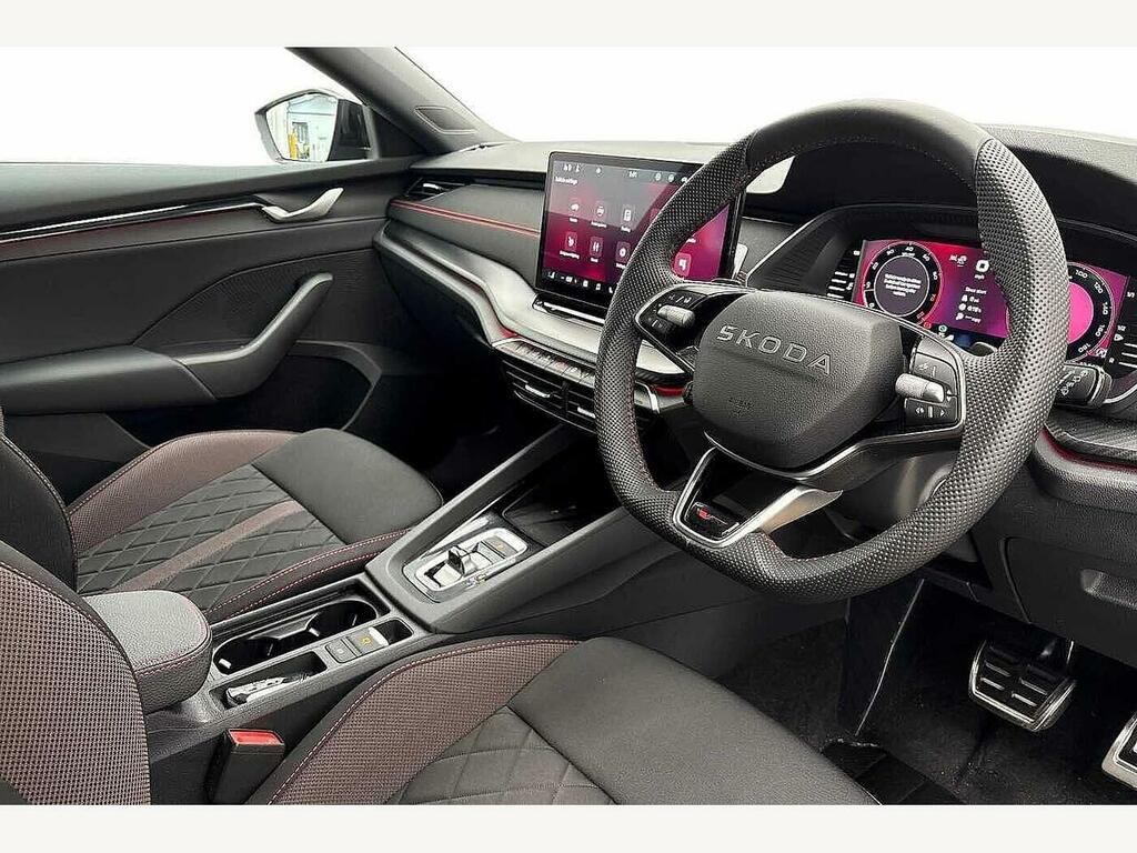 Skoda Octavia 2025 2.0 Tsi Vrs Dsg Black #6