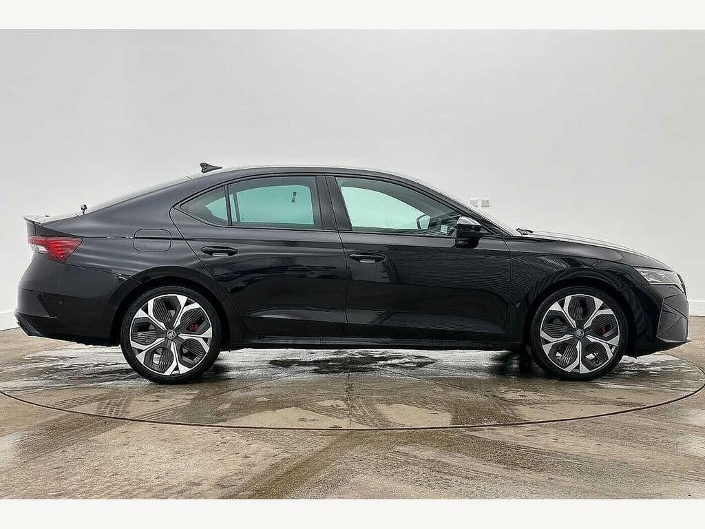 Skoda Octavia 2025 2.0 Tsi Vrs Dsg Black #4