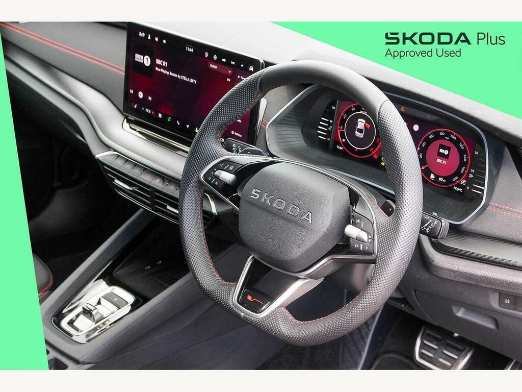 Skoda Octavia 2025 2.0 Tsi Vrs Dsg Black #6