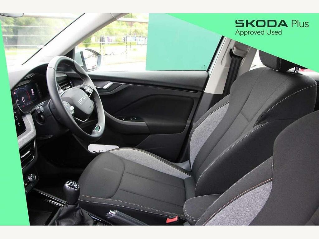 Skoda Kamiq 2025 1.0 Tsi Se Edition GL25JXO Silver #2