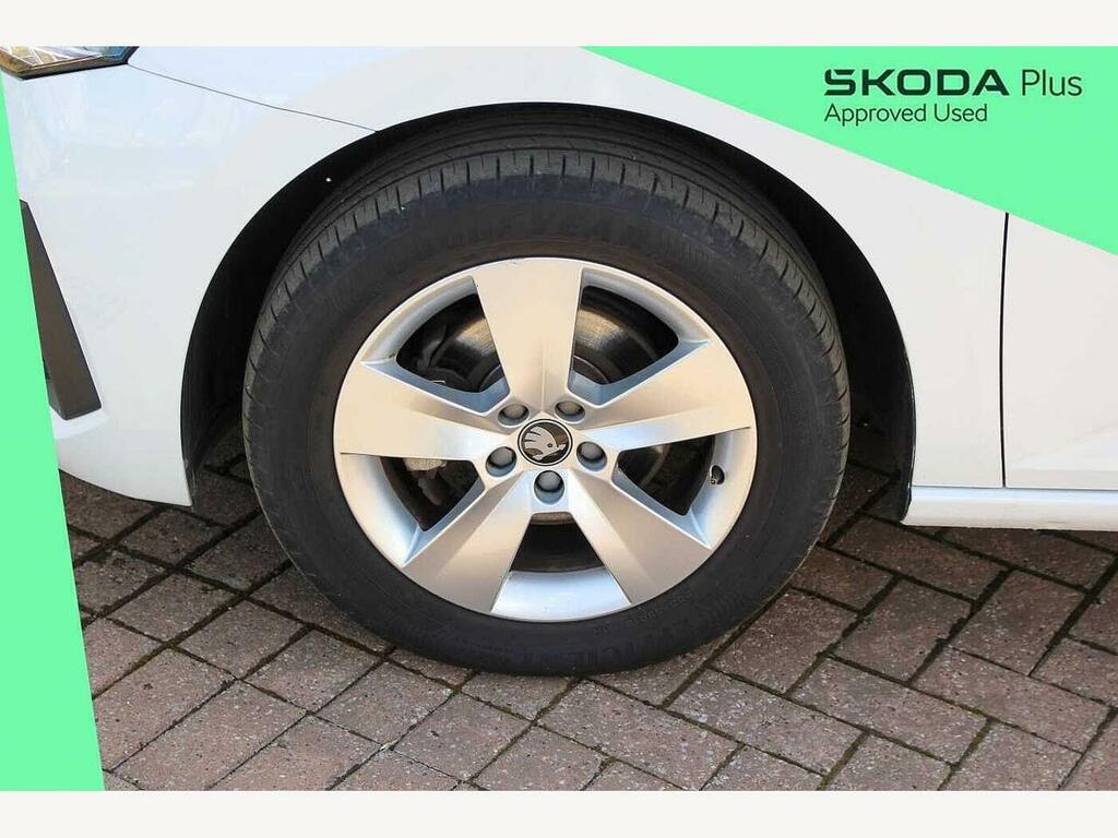 Skoda Scala 2025 1.0 Tsi 116 Se Edition Dsg GF25XWO White #5