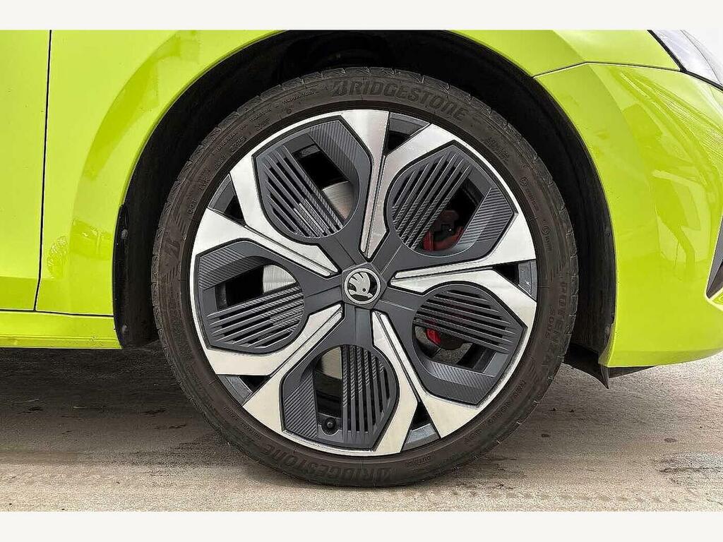 Skoda Octavia 2025 2.0 Tsi Vrs Dsg Green #5