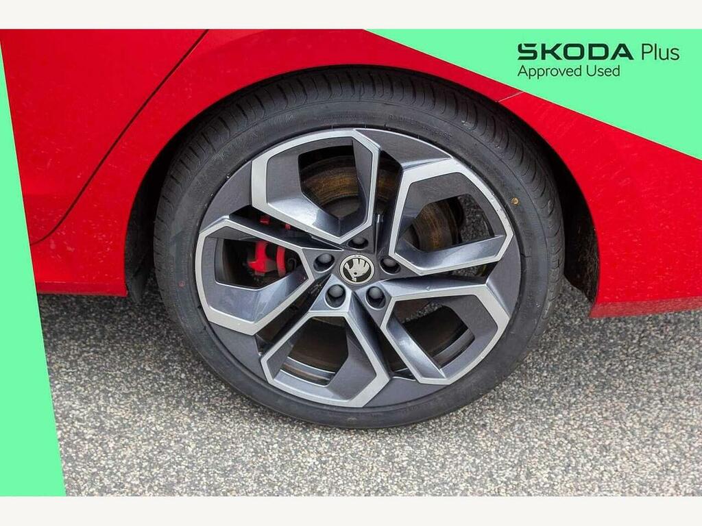 Skoda Octavia 2023 2.0 Tsi Vrs Dsg Red #5