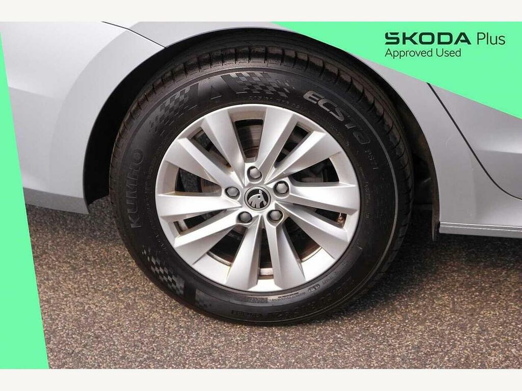 Skoda Octavia 2024 1.5 Tsi Se Technology Silver #5