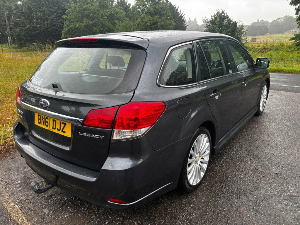 Subaru Legacy Es Nav White #7