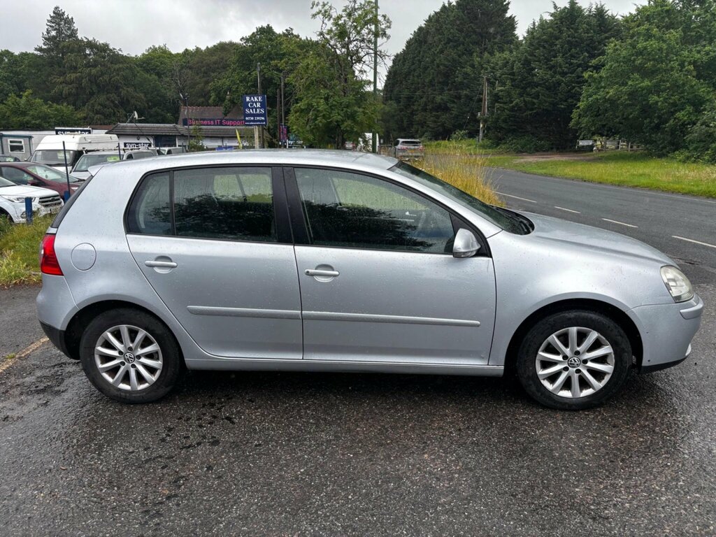 Volkswagen Golf 1.6 Fsi Match Black #4