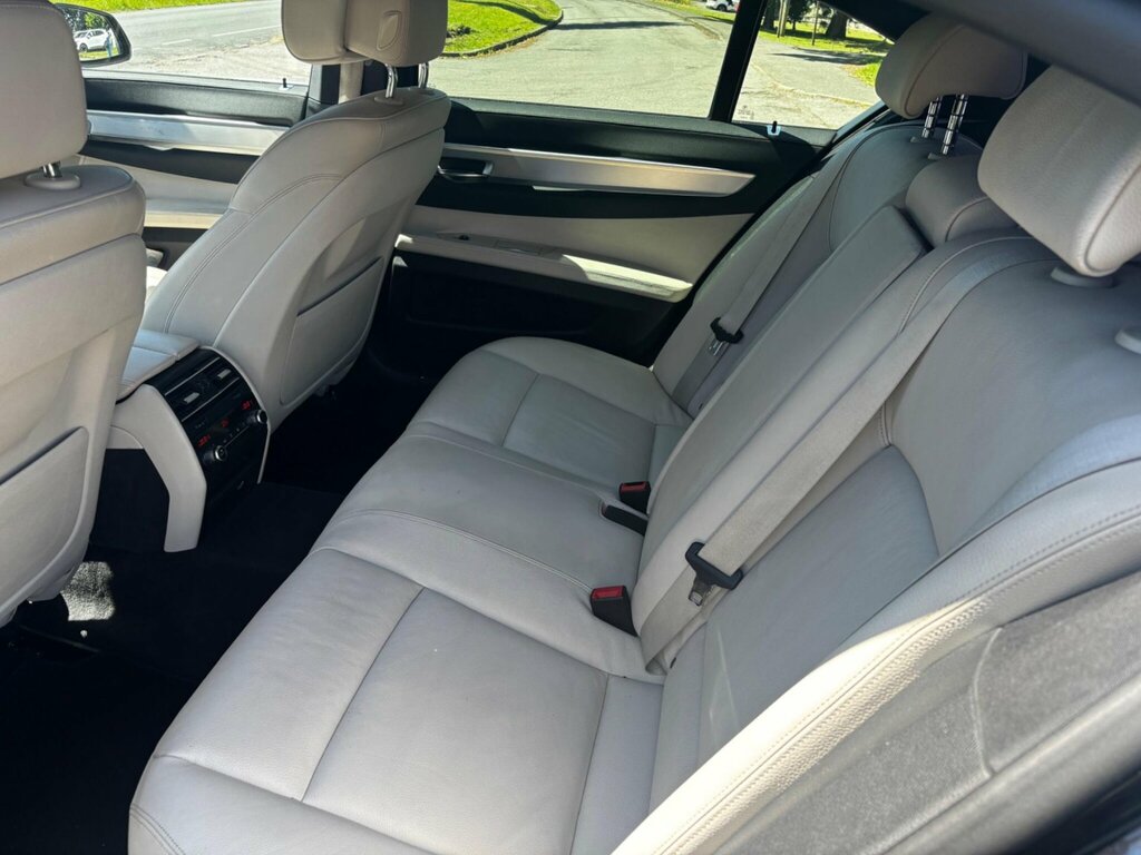 BMW 7 Series 740D Se Black #15