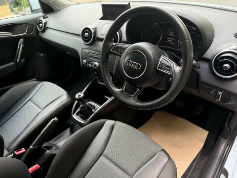 Audi A1 1.2 Tfsi Sport Black #4