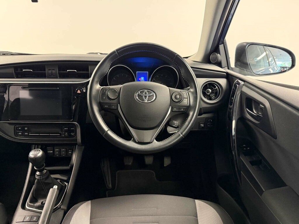 Toyota Auris Business Edition Tss Vvt-i  #2