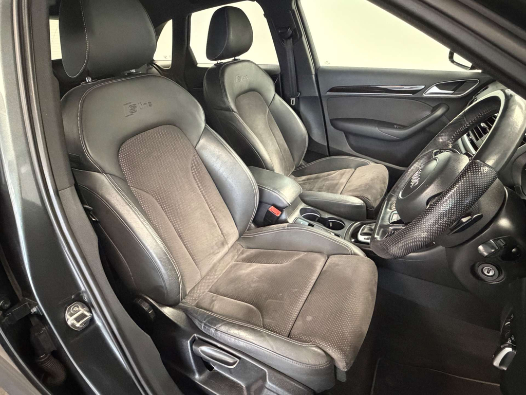 Audi Q3 Black Edition Tfsi DN18XHY  #5