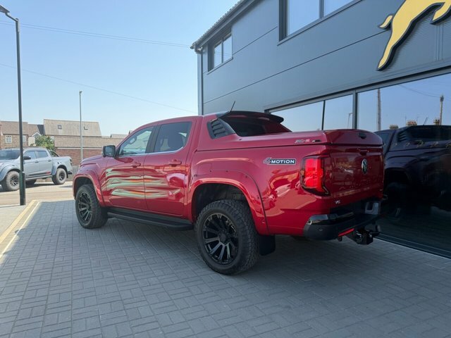 Volkswagen Amarok Pickup Blue #3