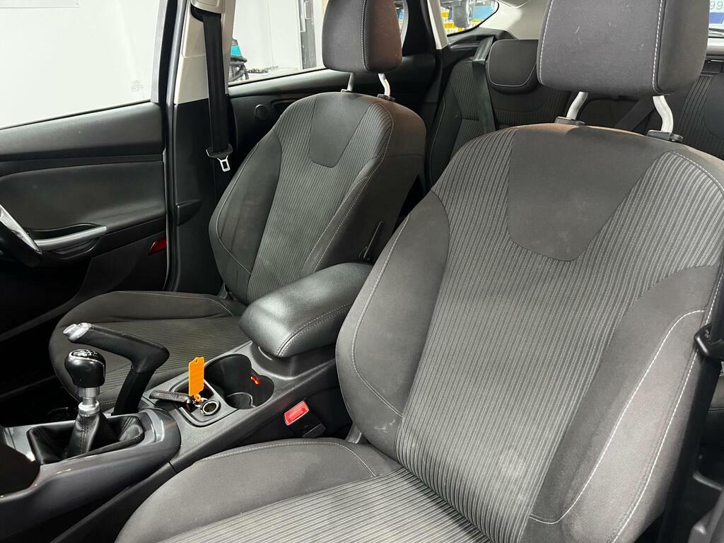 Ford Focus 2.0 Tdci Titanium Navigator Euro 5 White #6