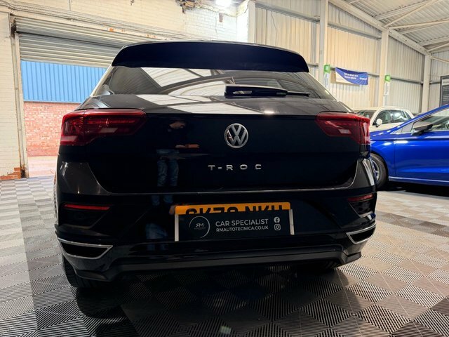 Volkswagen T-Roc   #8