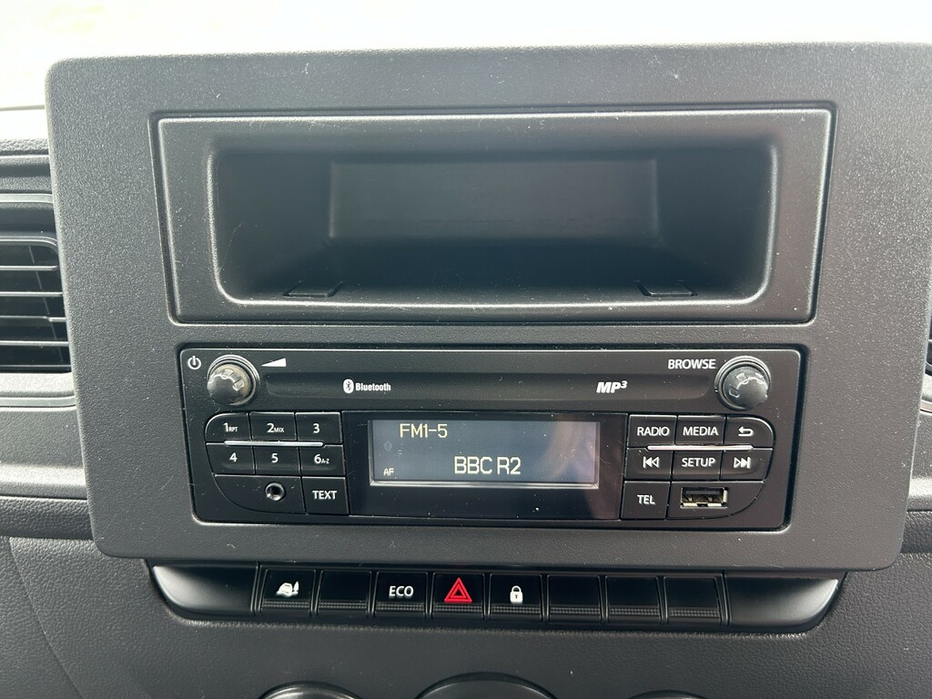 Nissan NV400 Panel Van White #9