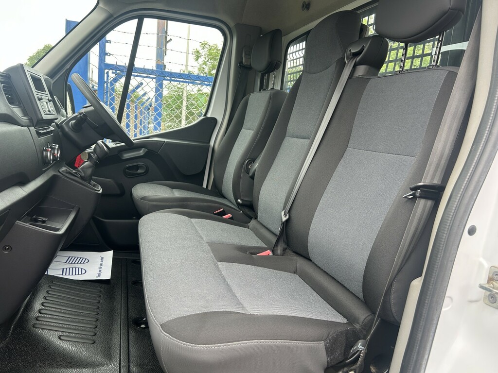 Nissan NV400 Panel Van White #6