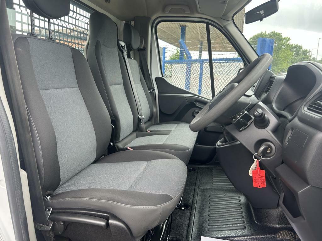 Nissan NV400 Panel Van White #15
