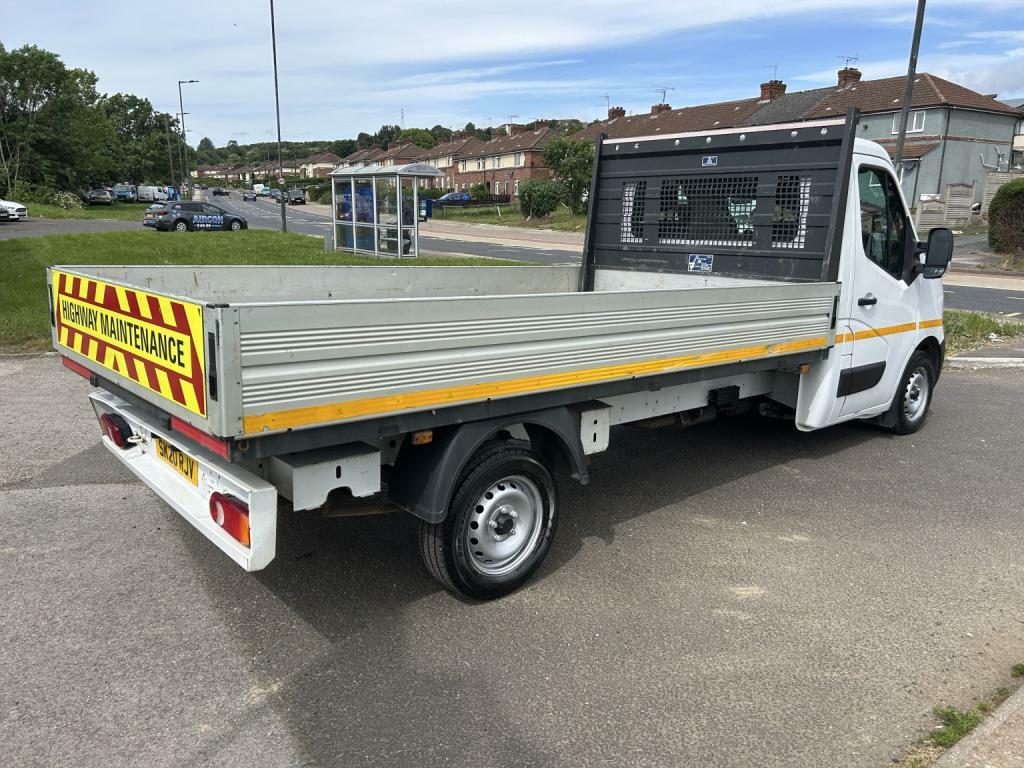 Nissan NV400 Panel Van White #17