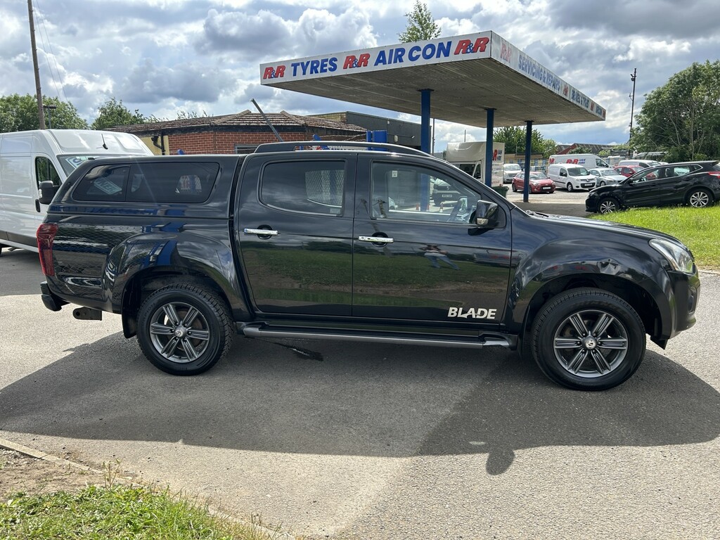 Isuzu D-Max Pickup 1.9 Td Blade Double Cab Pick Up 2018 Black #5